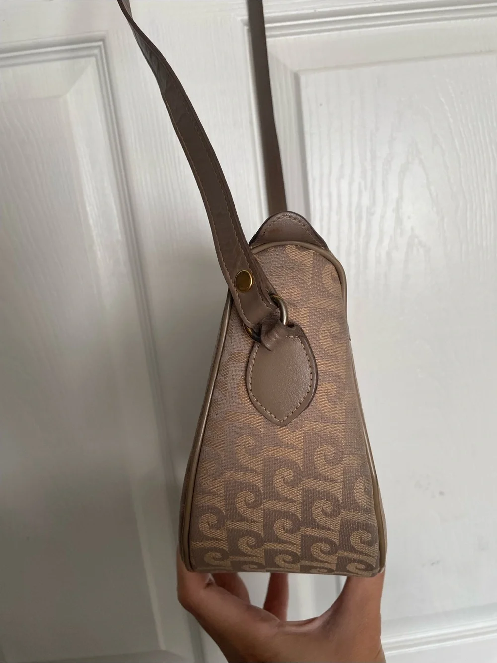 Pierre Cardin stylish brown
